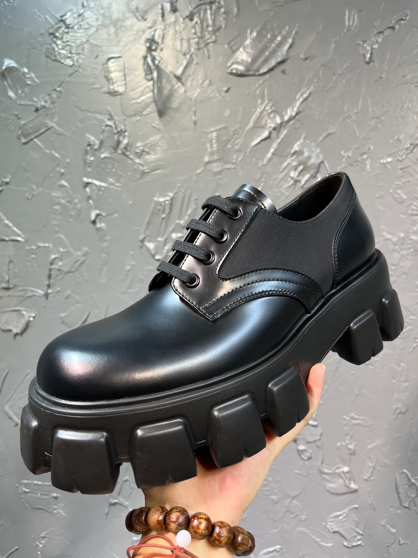 Men's shoes 💰780💰 🔥🔥🔥Upgraded version 2025 new prada Prada lace-up derby shoes l round-toe spliced ​​loafers, developed one-to-one with the original version, one-to-one private molding of the outsole, the fabric is made of imported open-edge beads, lining cowhide, foot-pad cowhide, sole height 5cm, outsole original rubber foam sole, code number 39-46